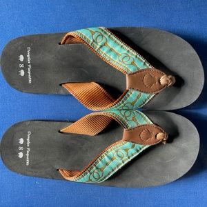 Douglas Paquette Horsebit Flip Flops Size 8